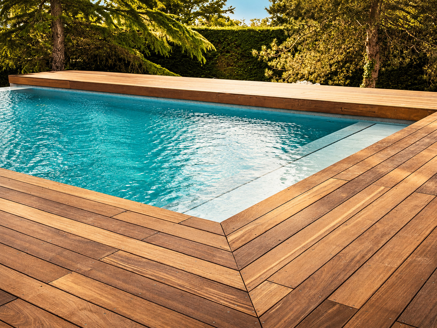 Terrasse bois piscine Castres Tarn — SNBD Vieu