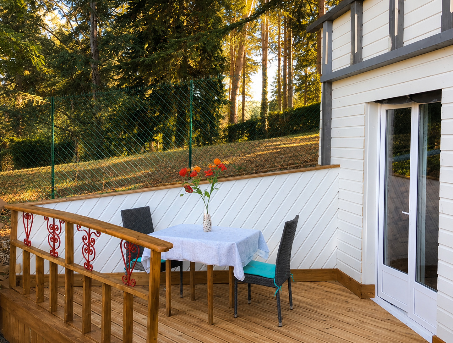 Terrasse bois et bardage de maison à Mazamet, Tarn — bois fourni par SNBD Vieu